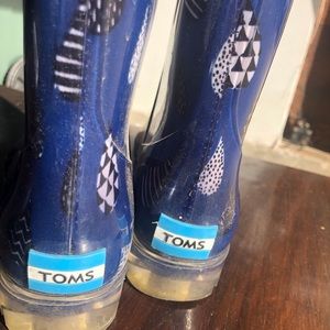 Toms tall rubber boots